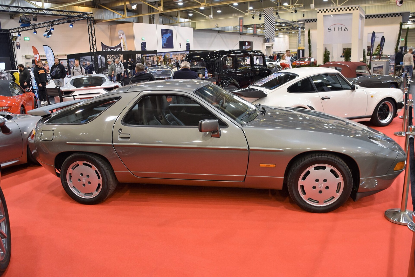 Porsche 928 — 928 S4
